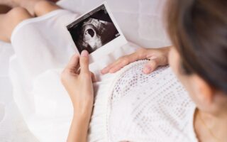 Karta przebiegu ciąży i skróty w badaniach ultrasonograficznych - Przewodnik po kluczowych terminach i symbolach