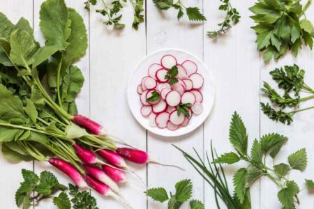Korzyści zdrowotne płynące z jedzenia liści rzodkiewki